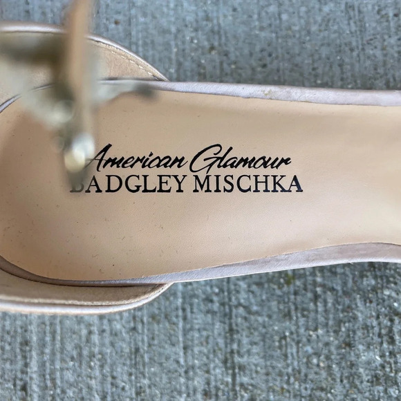 BADGLEY MISCHKA LOW BLOCK HEEL SANDLE FOOT STRAP ANKLE STRAP BUCKLE - Picture 4 of 9